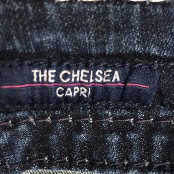 VIGOSS The Chelsea Denim CAPRI Skimmer Sz 5/6 Distressed Embellished Crop Jeans - Picture 9 of 15